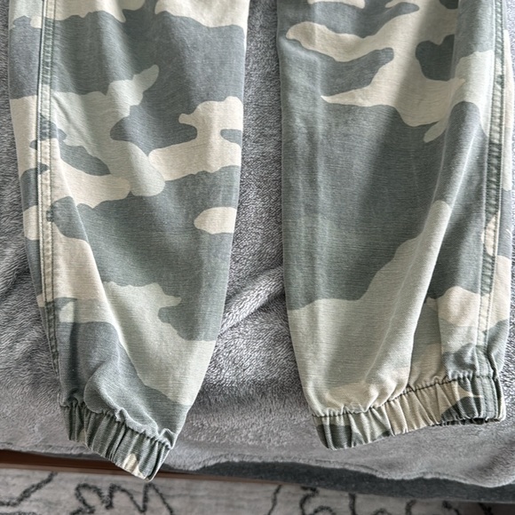 Camo cargos - Picture 3 of 5